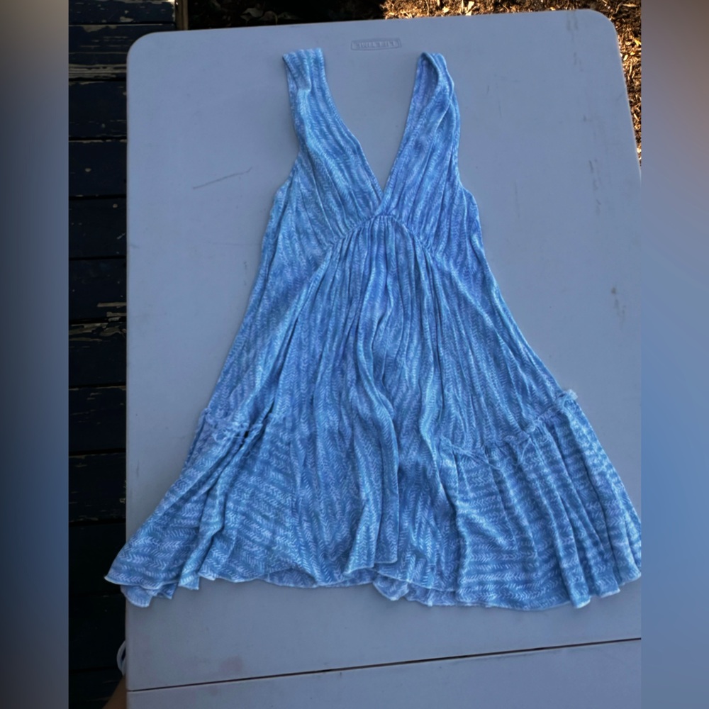 Blue Sleeveless V-Neck Dress